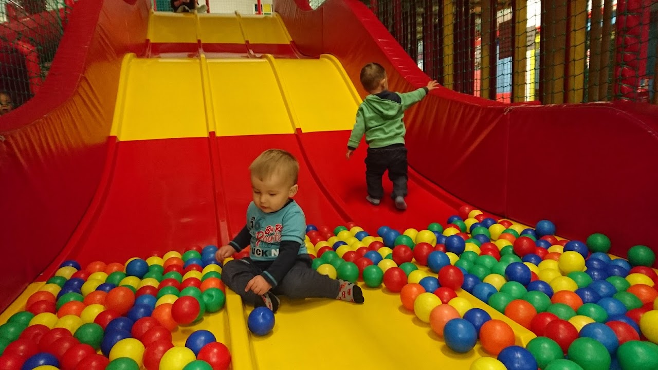 Clambers Play Centre & Battle Zone