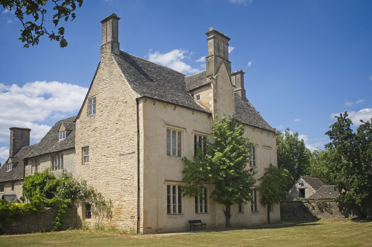 Cogges Manor Farm