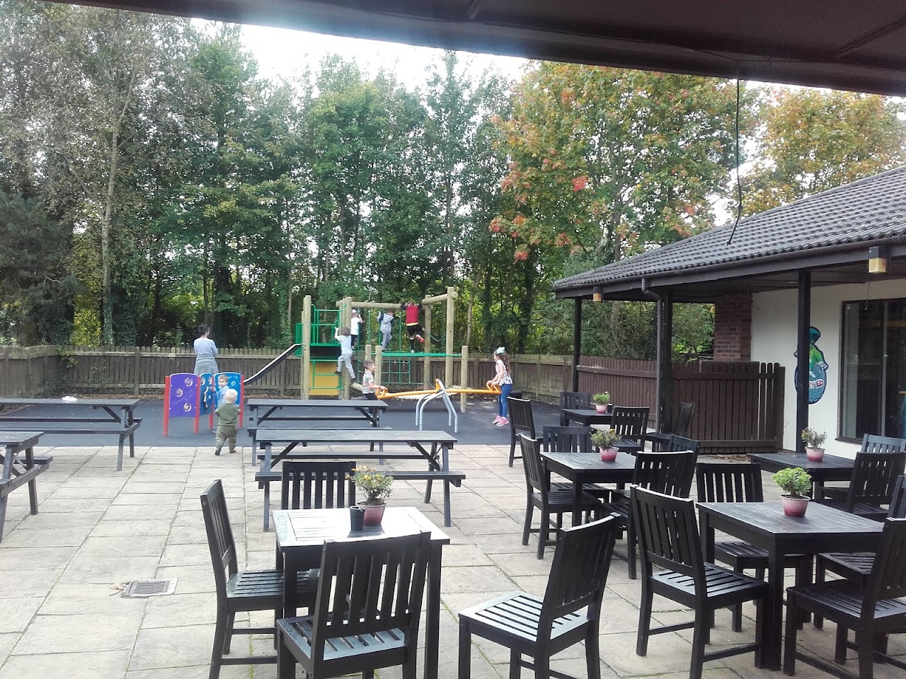 Fuzzy Ed's Highfield Restaurant