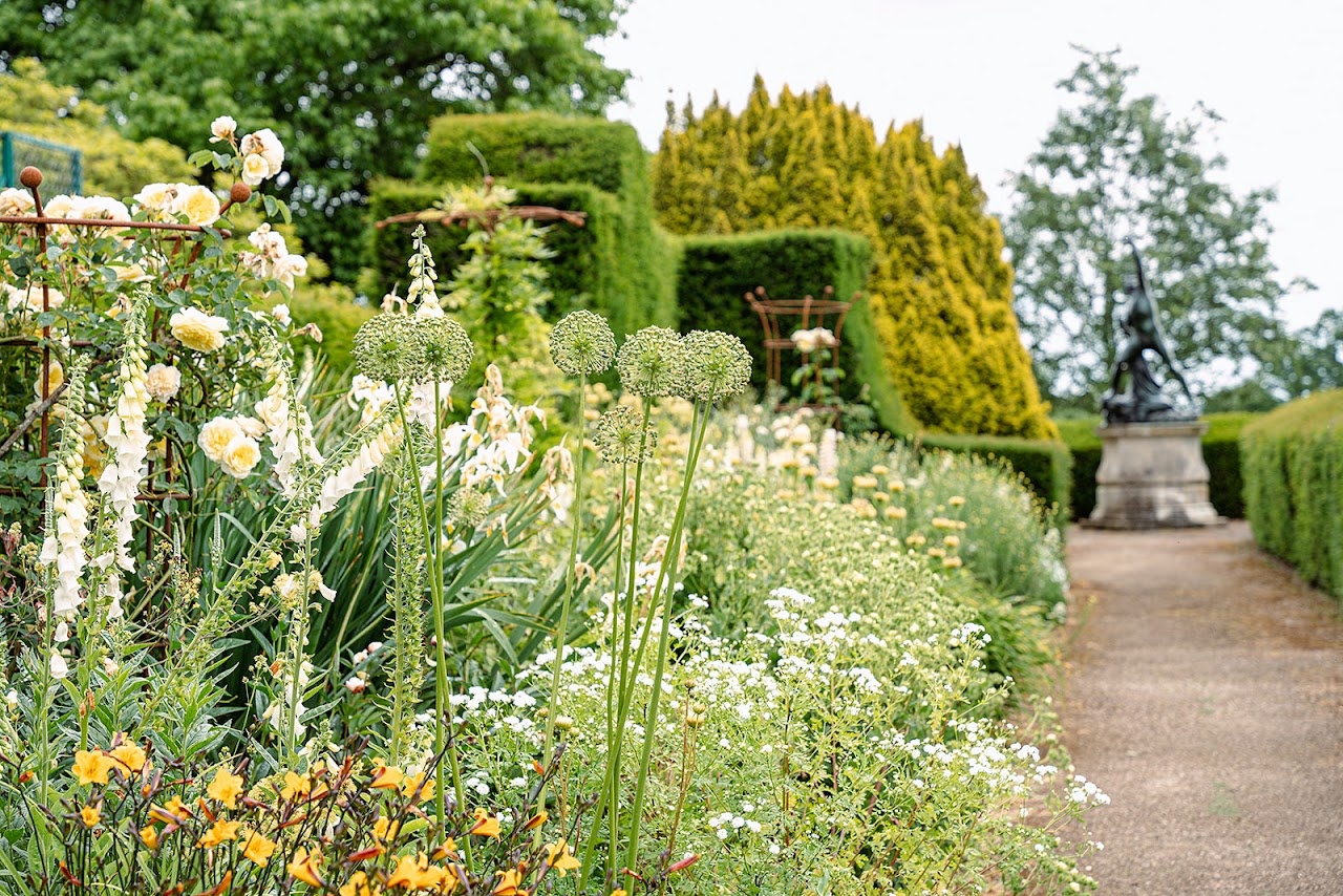 Hole Park Gardens