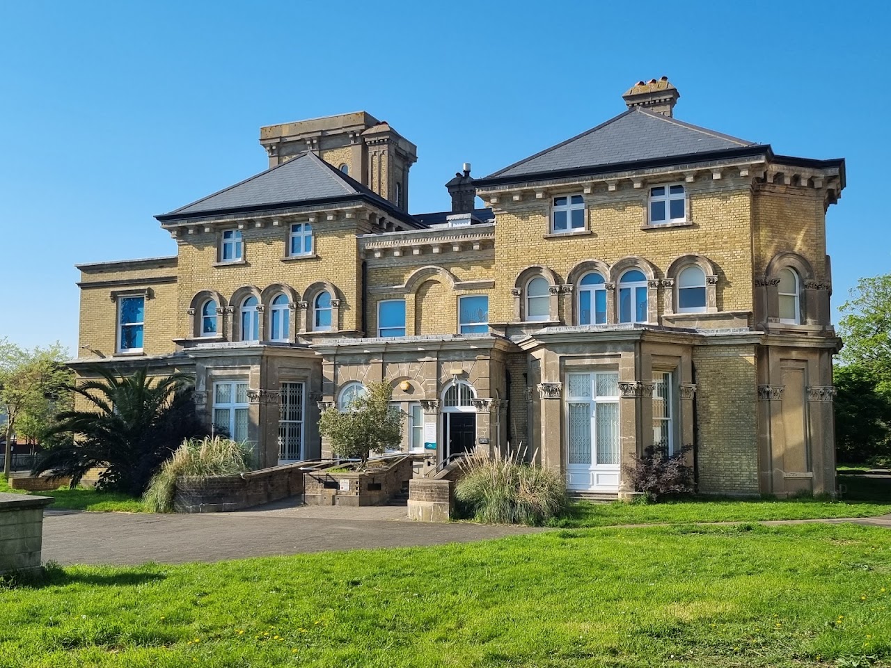 Hove Museum and Art Gallery