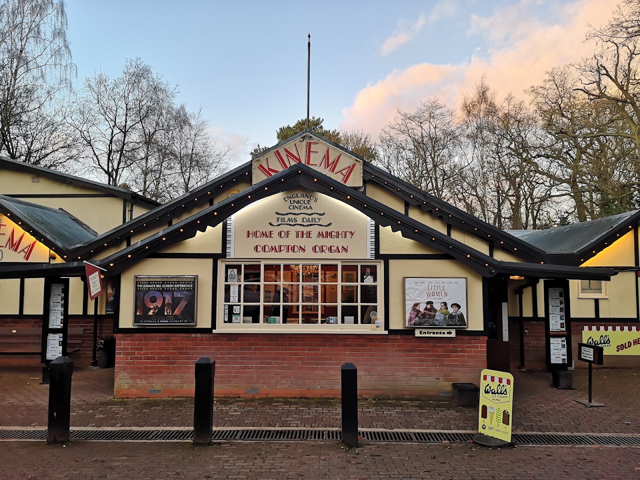 Kinema In The Woods