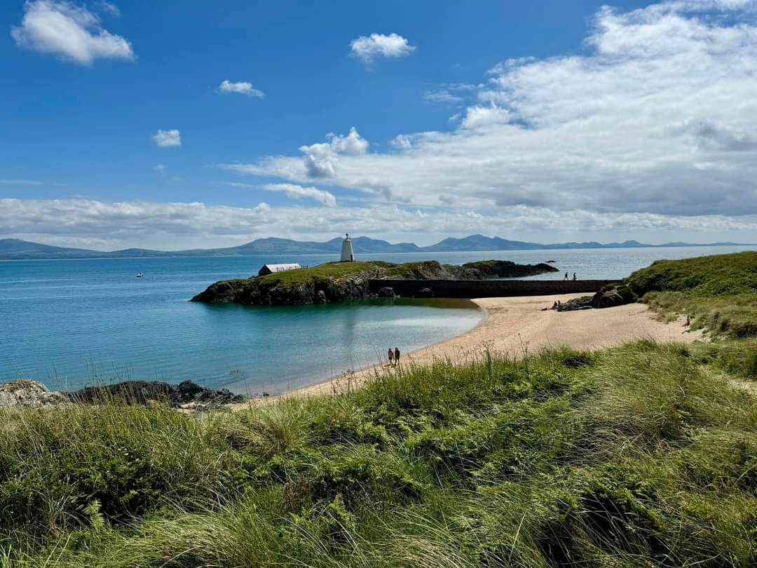 Llanddwyn Bay