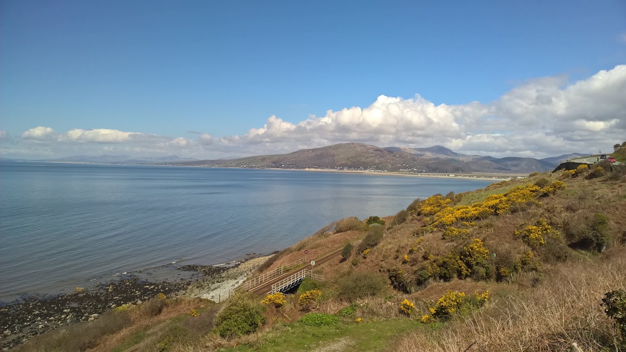 Llwyngwril Beach