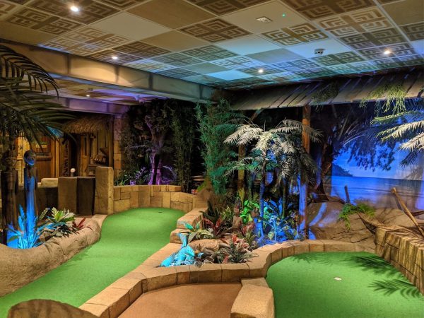 Lost Island Indoor Golf