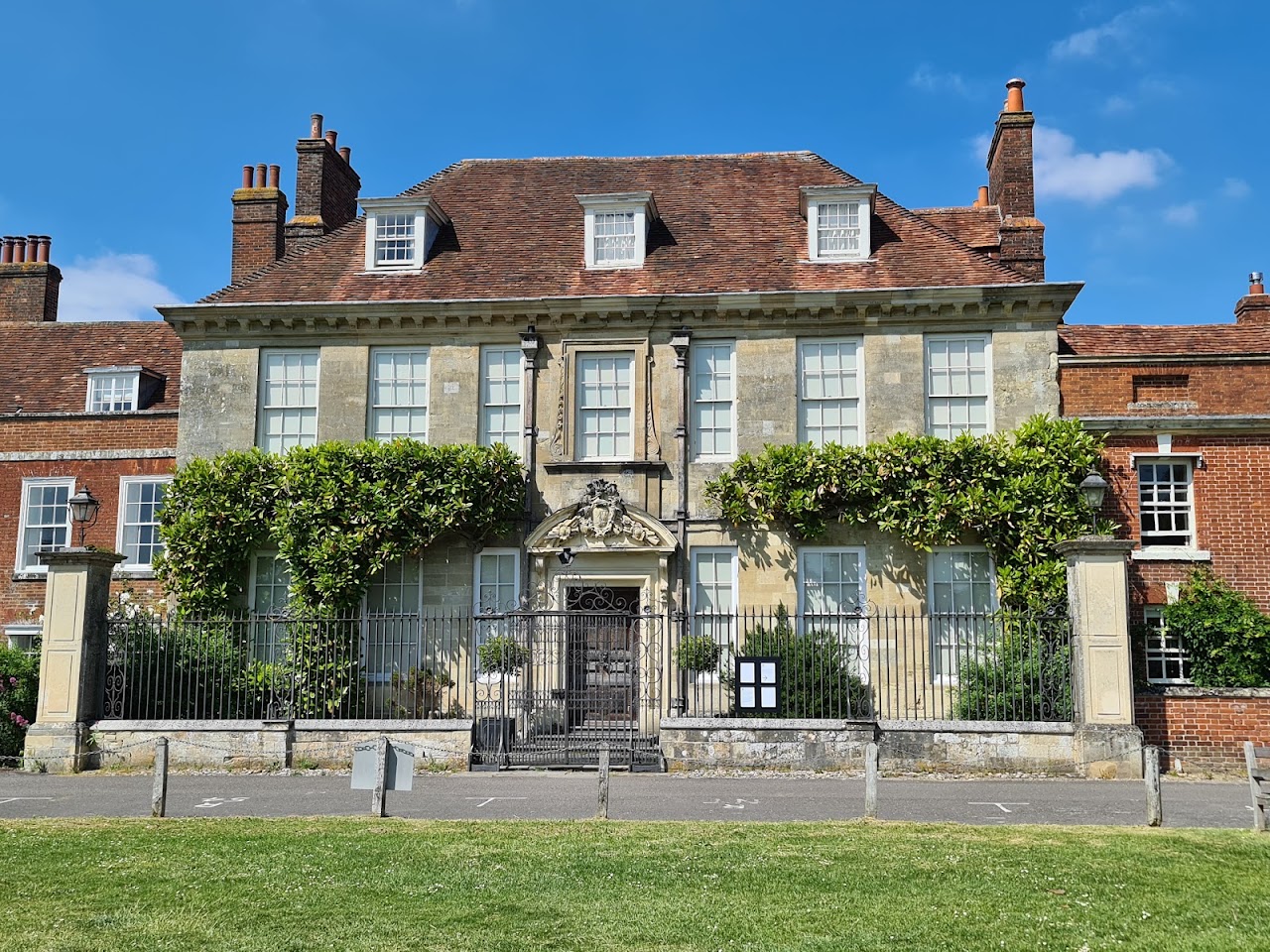 Mompesson House