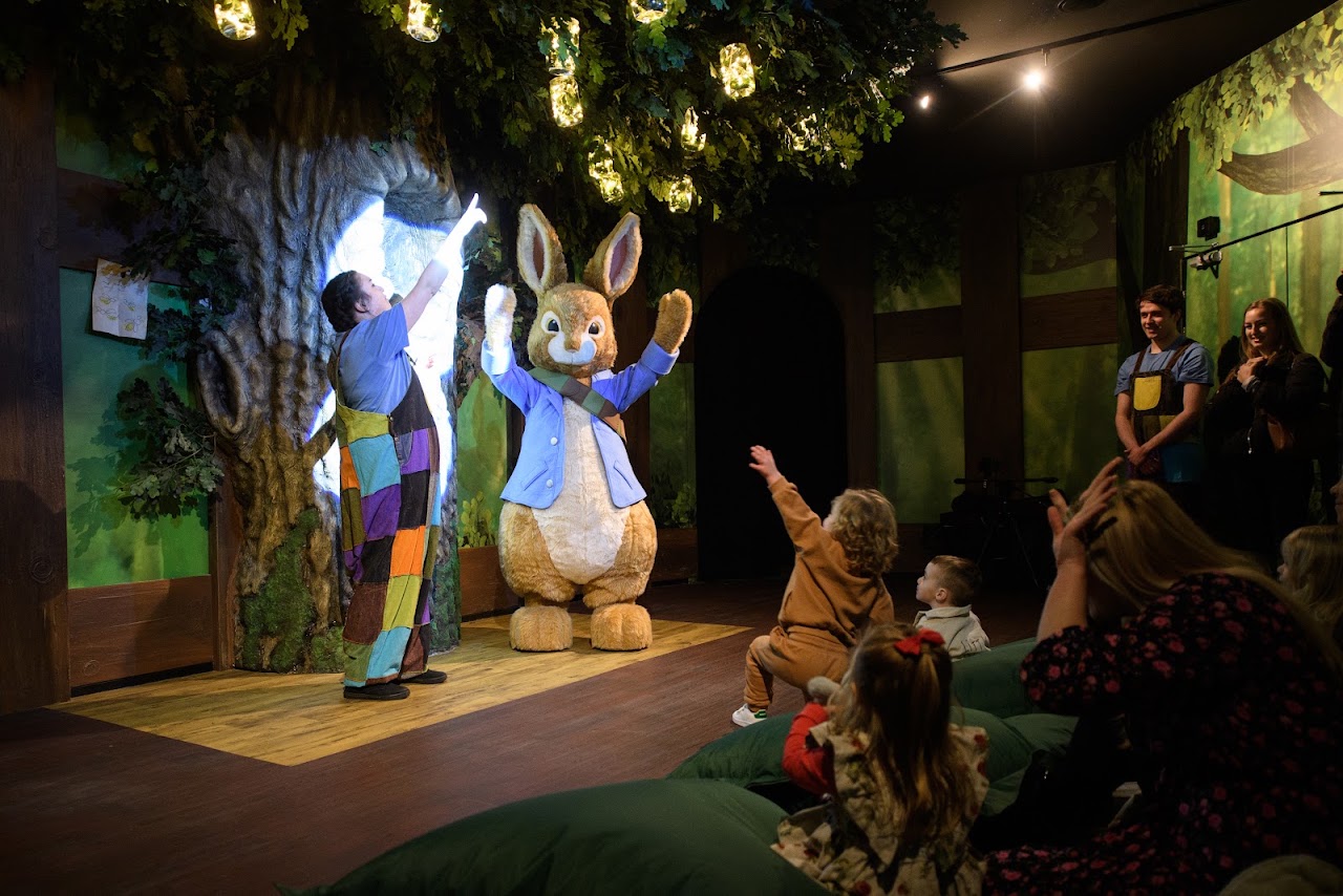 Peter Rabbit: Explore and Play