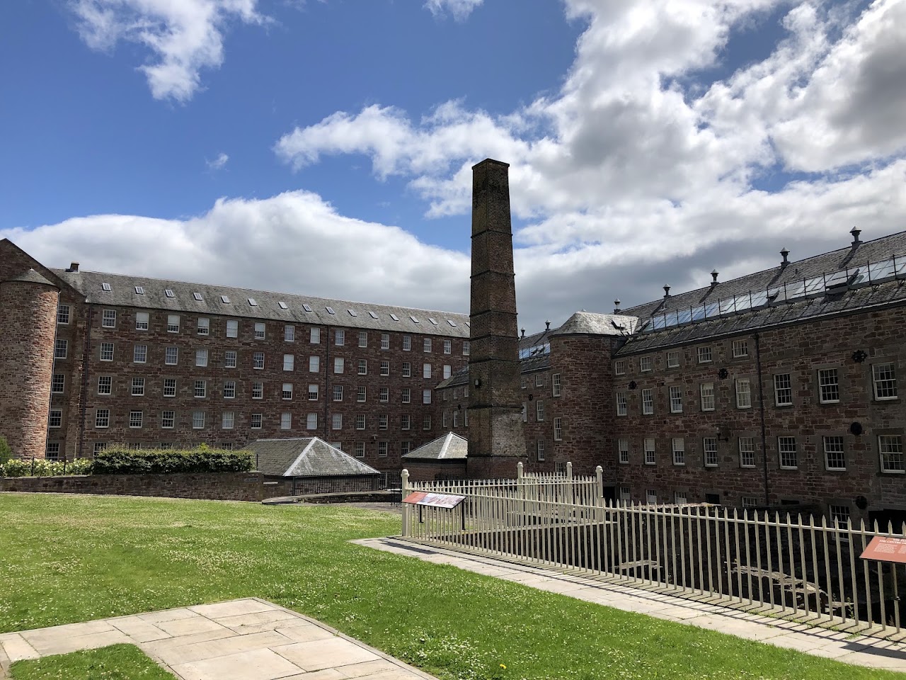 Stanley Mills