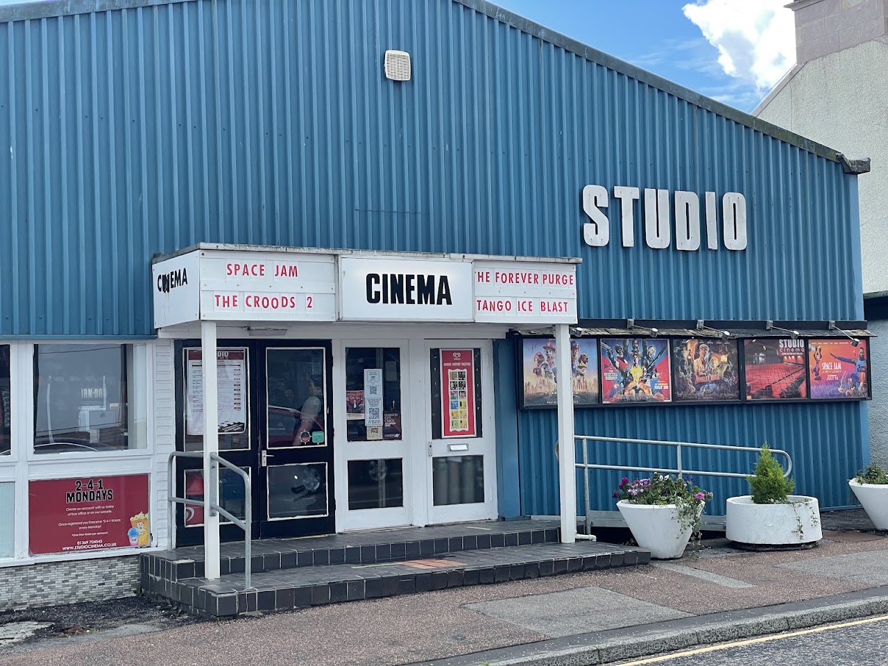 Studio Cinema