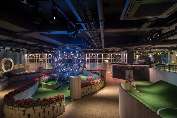 Swingers, the crazy golf club