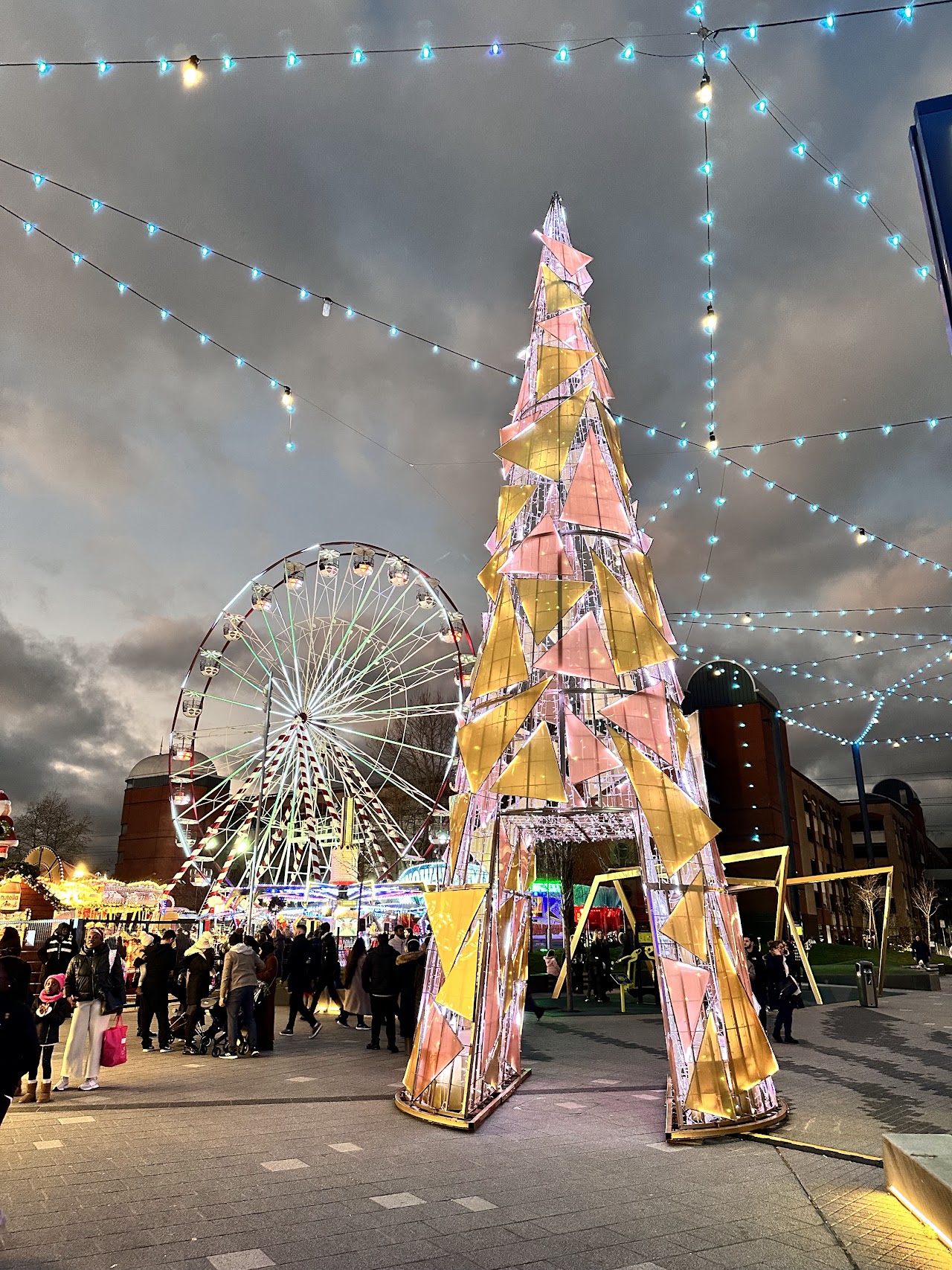 The Christmas Destination at Lakeside