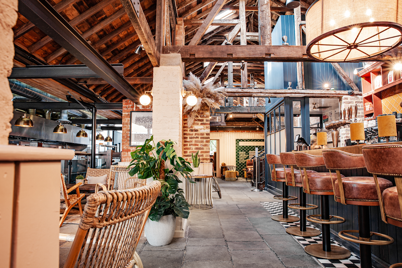The Hub on Verulam