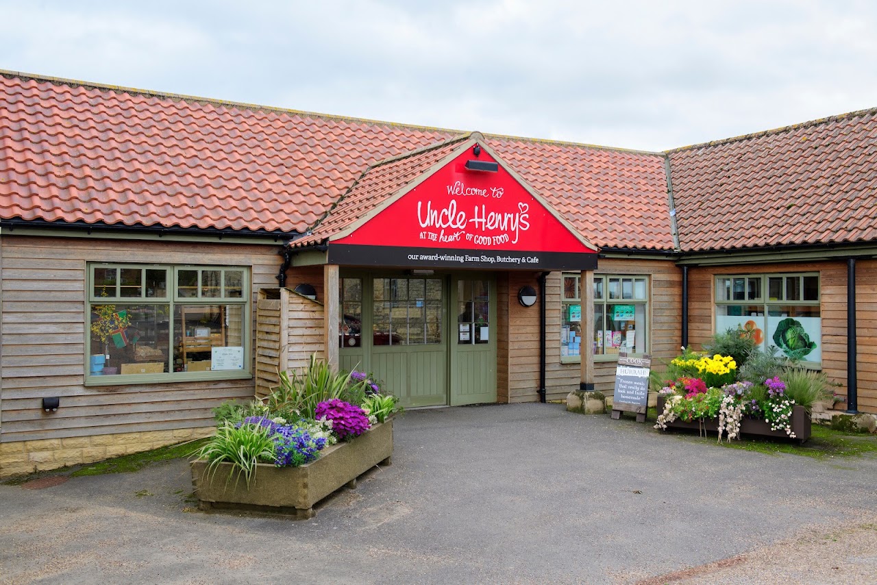 Uncle Henry's Farm Shop, Behind the Garden Wall