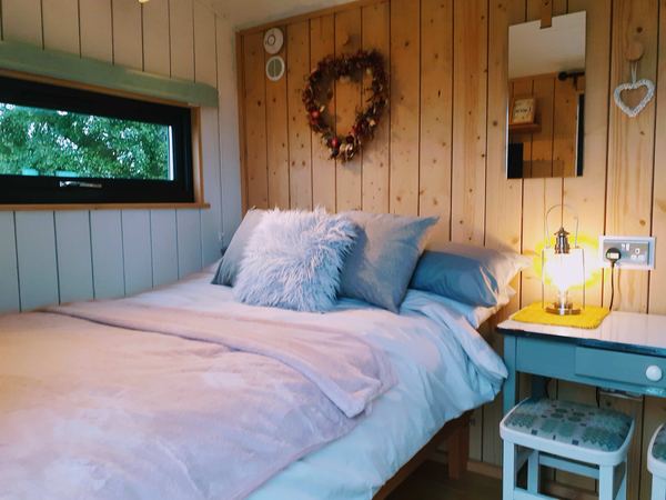 Cae Main Shepherds Hut
