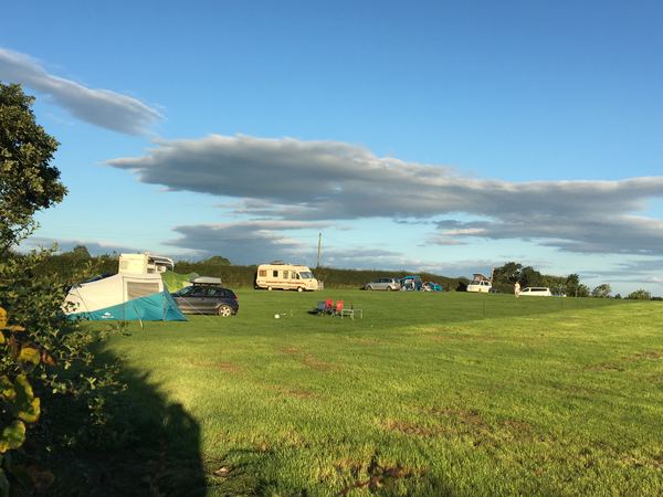 Carreg y Gwynt Caravan and Camping