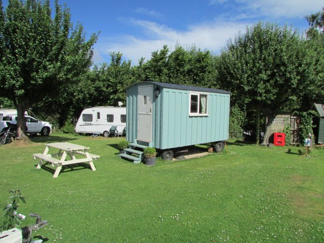 Charris Camping and Caravan Park