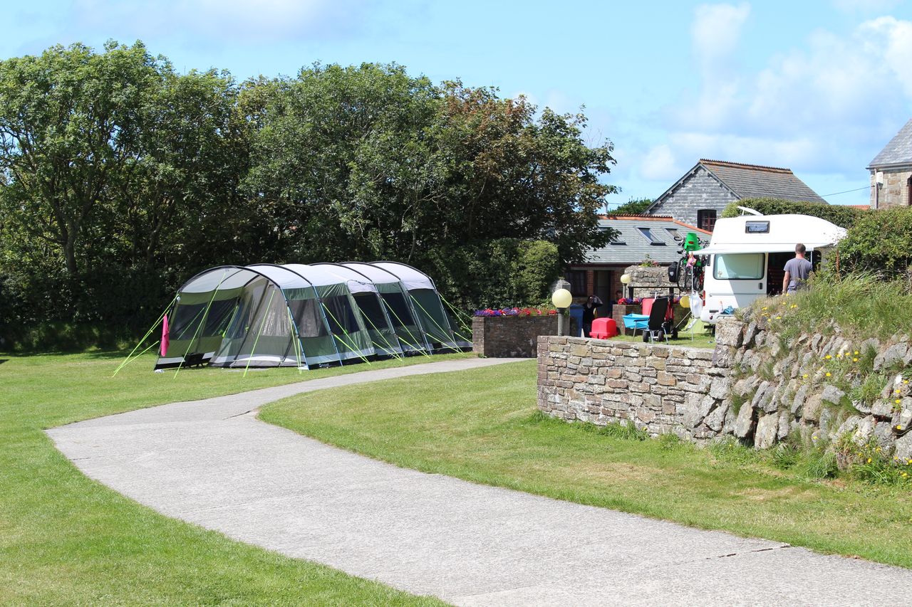Cob Cottage Walkers' Campsite