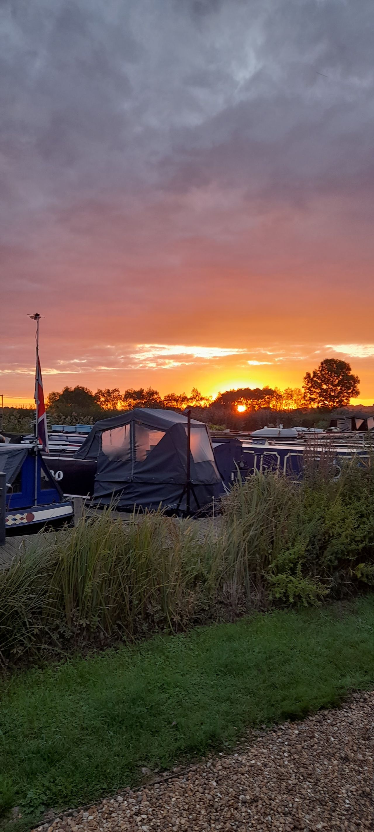 Grove Lock Caravan Park