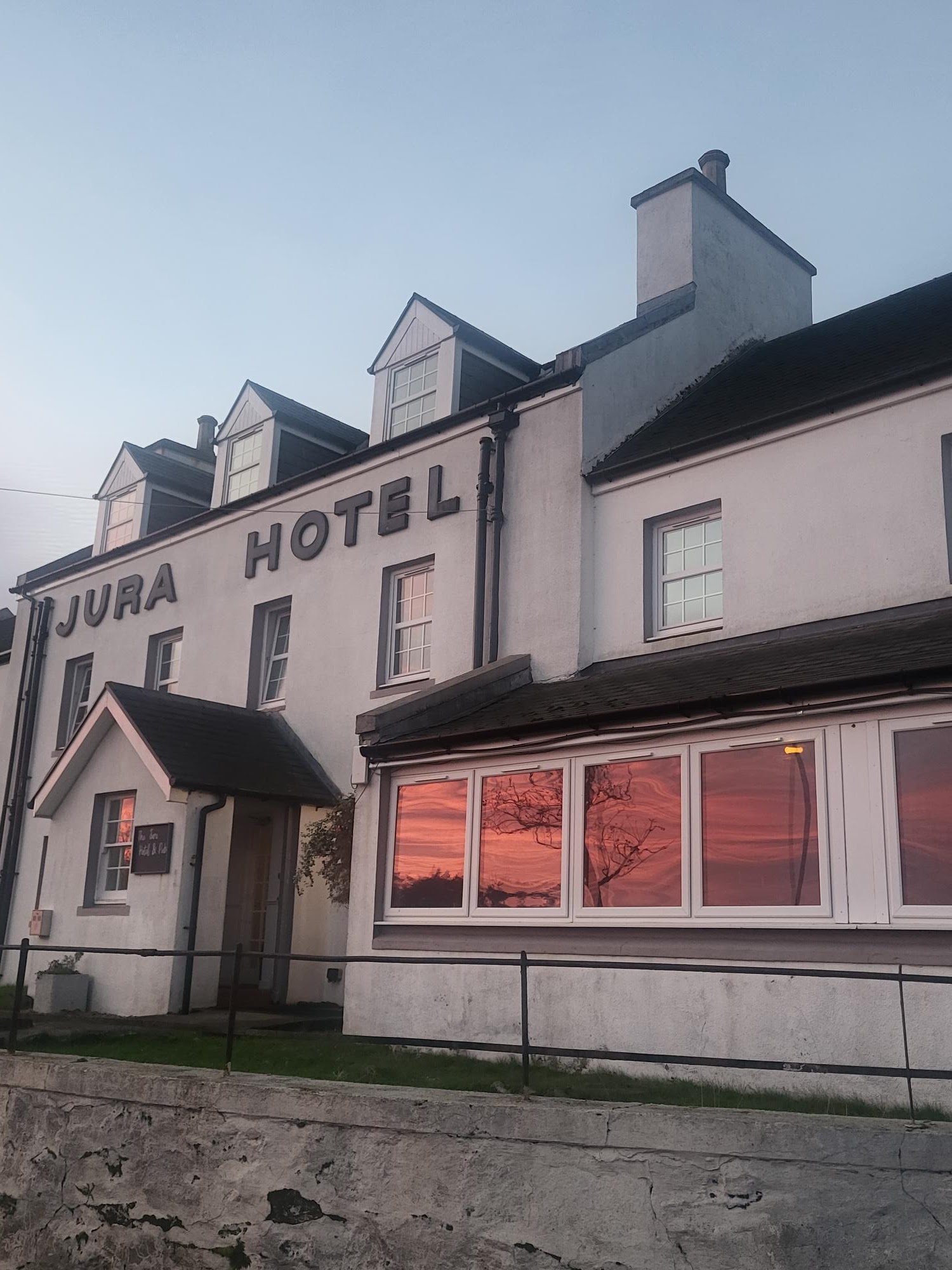 Jura Hotel Field