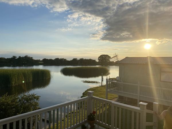 Lakeside Springs Holiday Park