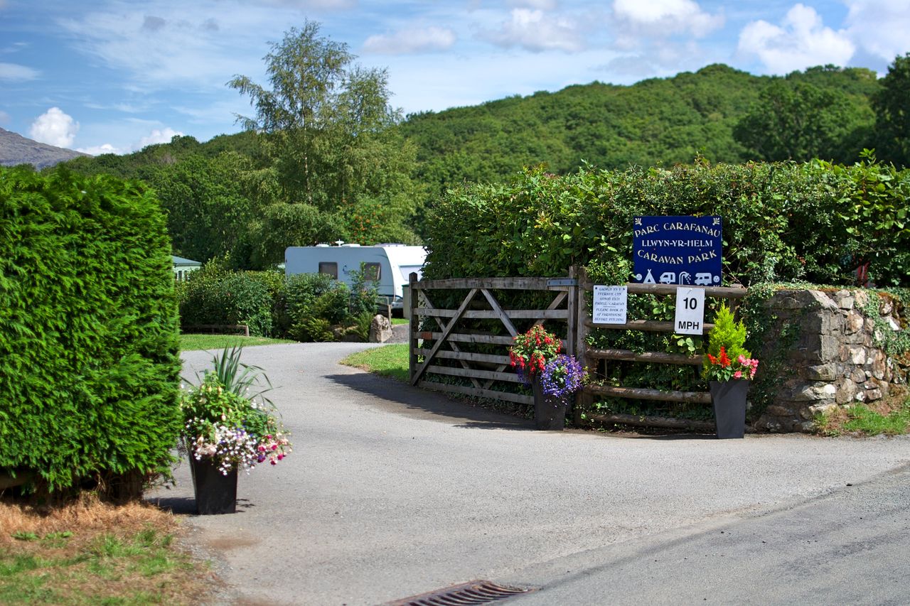 Llwyn yr Helm Caravan Park