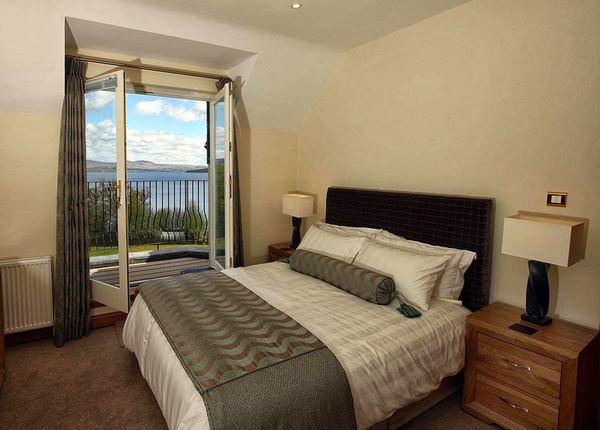 Loch Lomond Castle Lodges