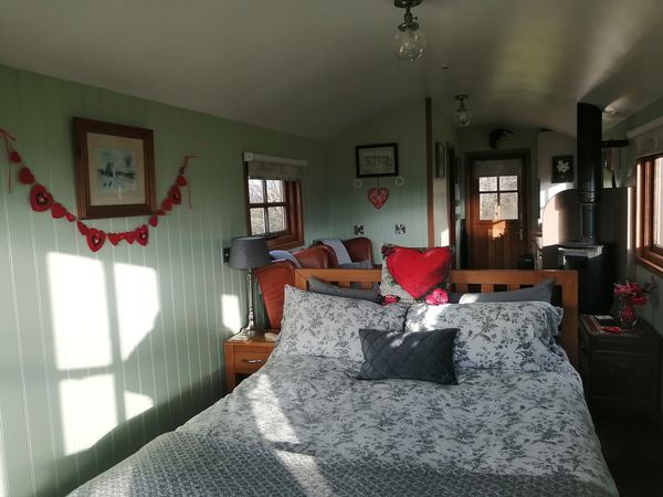 Long Lea View Shepherd's Hut