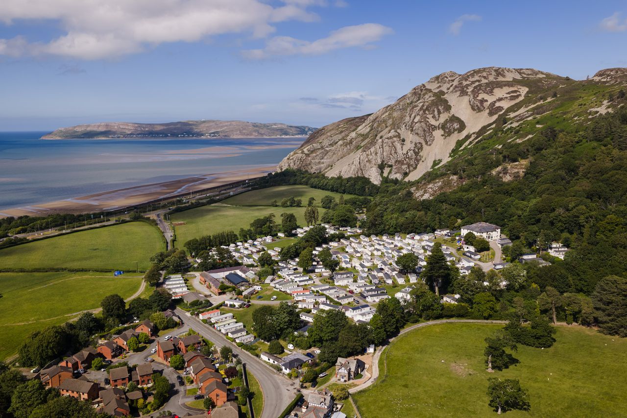 Lyons Pendyffryn Hall Holiday Park & Country Club