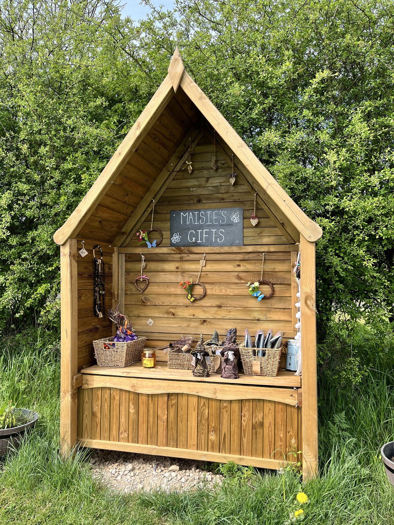 Maisie Mays Certificated Location