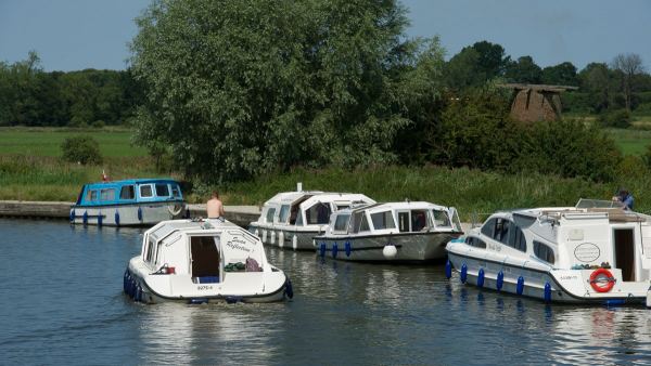Norfolk Broads Caravan and Motorhome Club Site