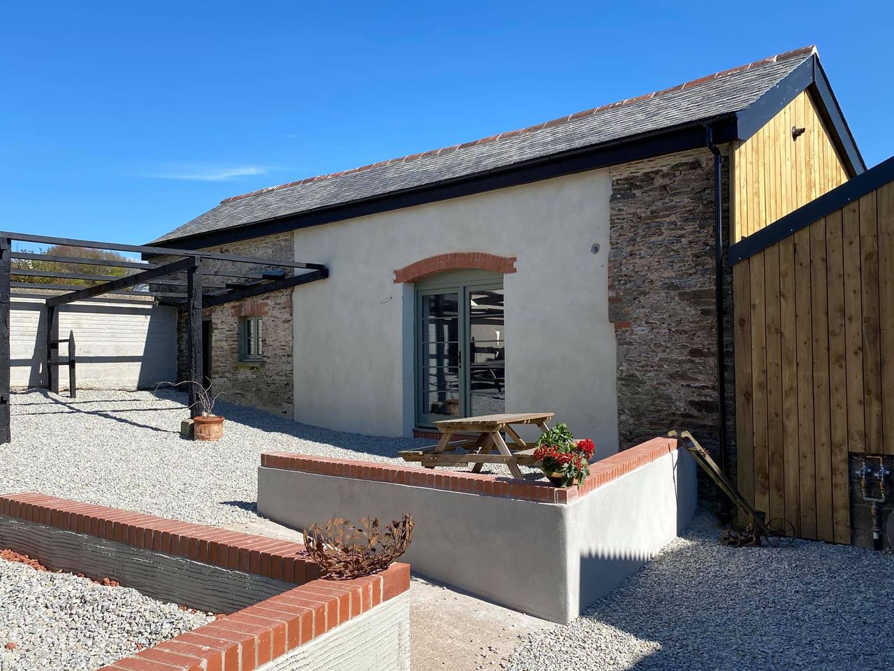 North Thorne Cottages and Glamping