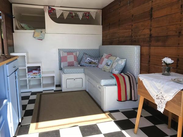 North Thorne Cottages and Glamping