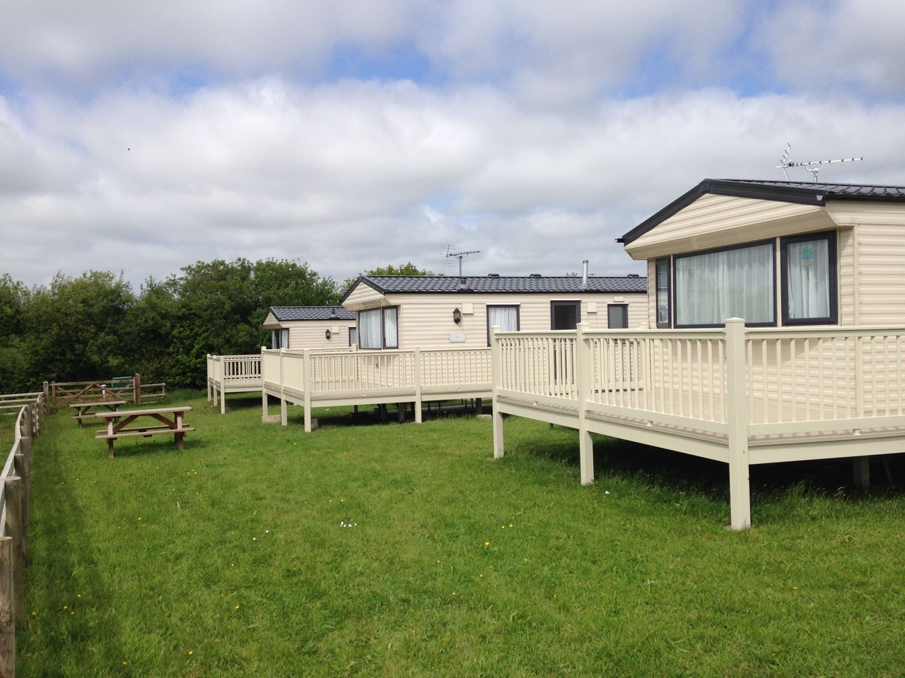 Noteworthy Farm Caravan and Campsite
