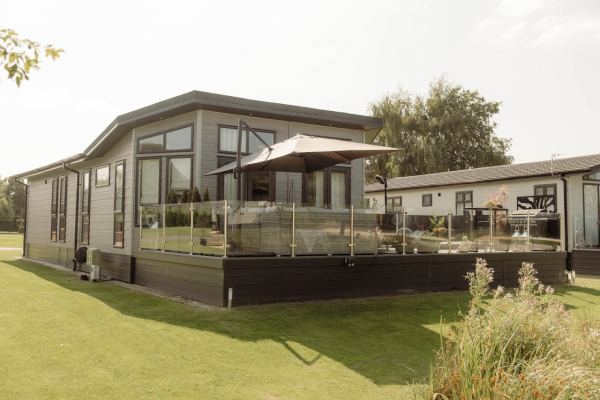 Pickmere Lake Caravan Park