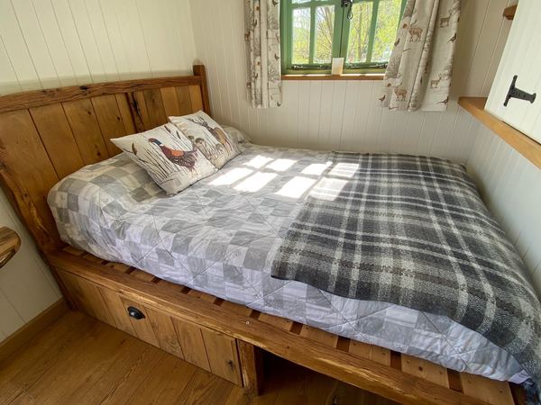 Sennybridge Shepherds Huts and Glamping