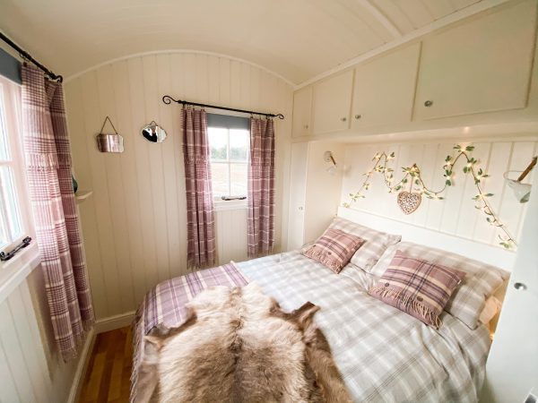 Stone Meadow Shepherd's Hut