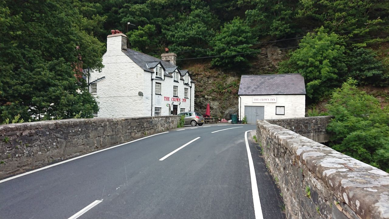 The Crown Inn and Campsite