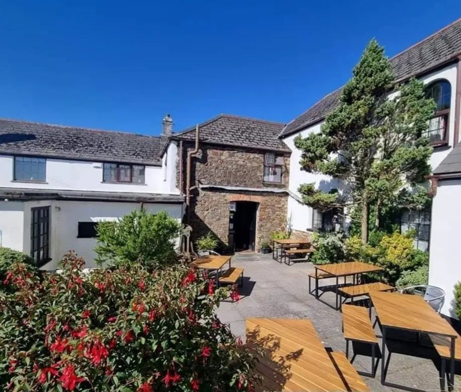 The West Country Inn
