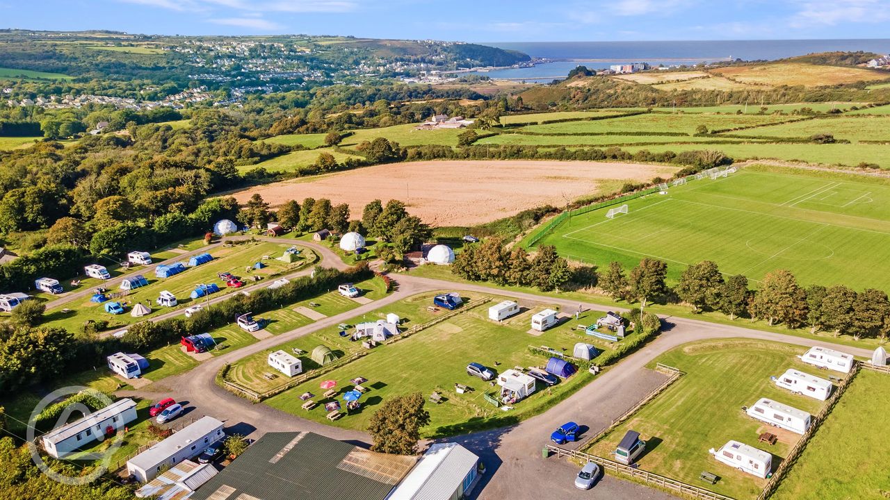 Tregroes Caravan, Camping and Glamping Park