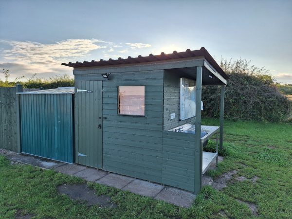 Twin Oaks Caravan and Camping