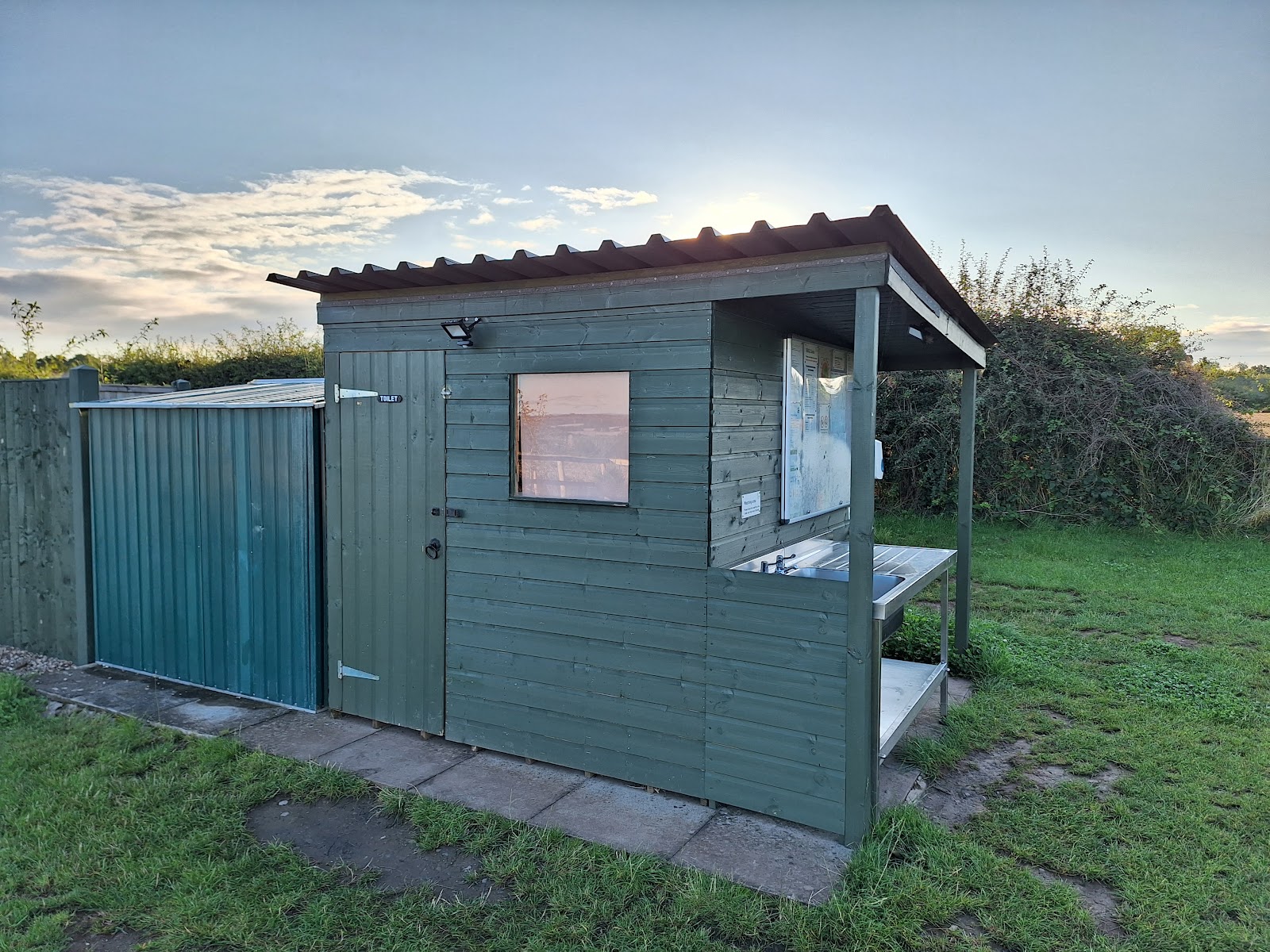Twin Oaks Caravan and Camping