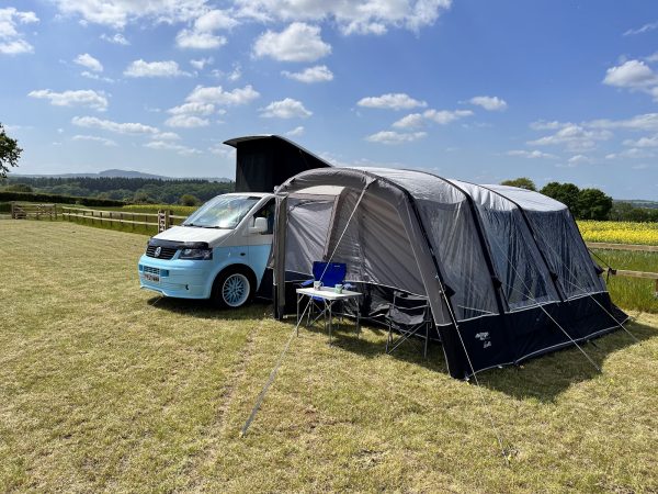 Twin Oaks Caravan and Camping