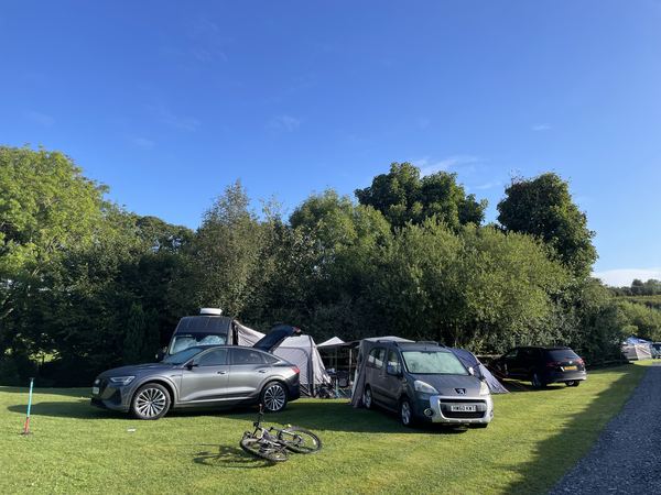 Twll Y Clawdd Touring and Camping Park