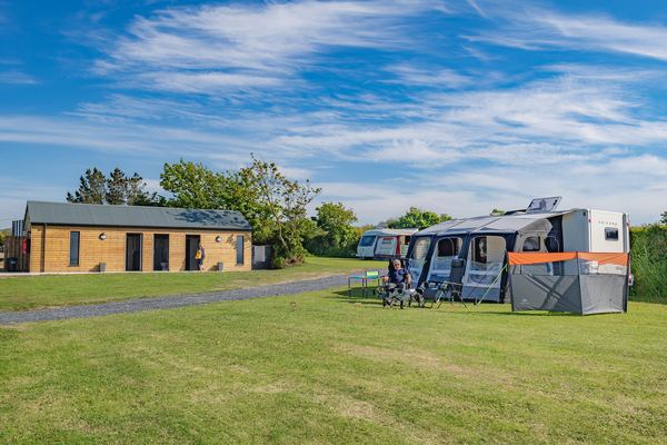 Tyn Ddol Camping and Glamping