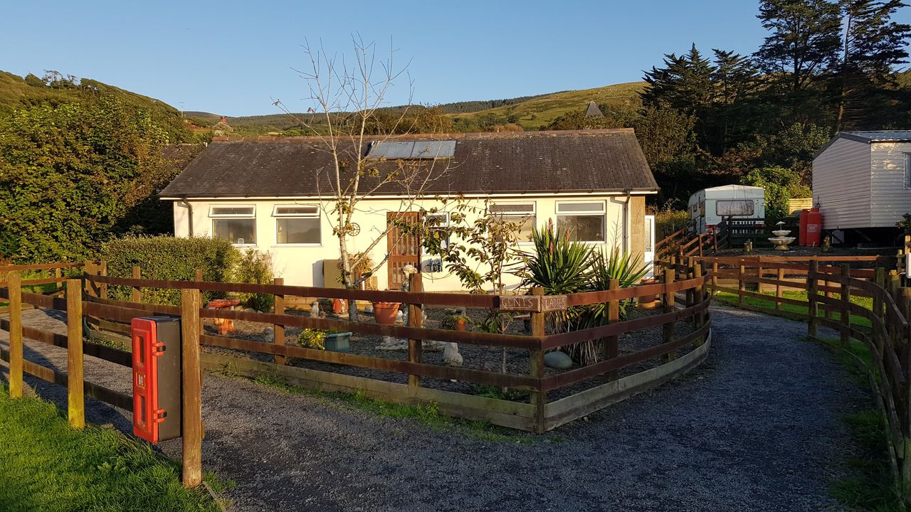 Ynys Faig Camping and Caravan Site
