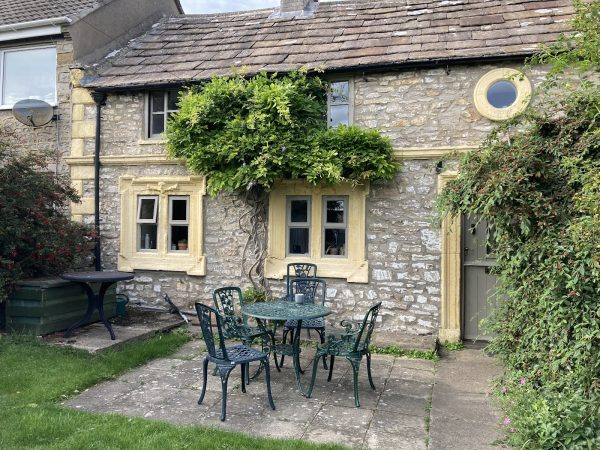 Bellypig Cottage
