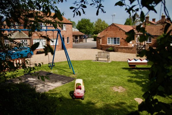 Chestnuts Farm Cottages - Granary Lodge