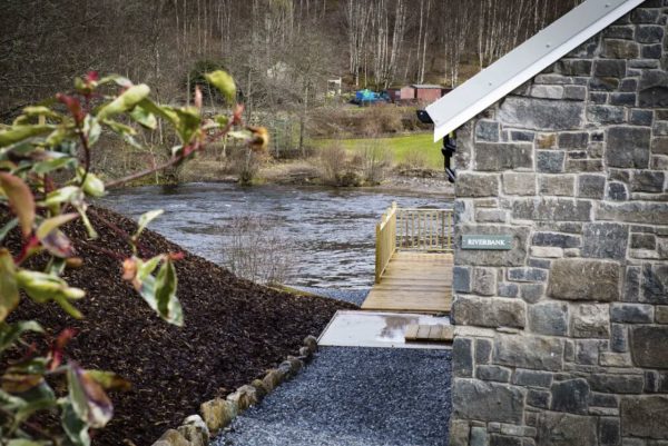 Crianlarich Retreats - Riverbank Cottage