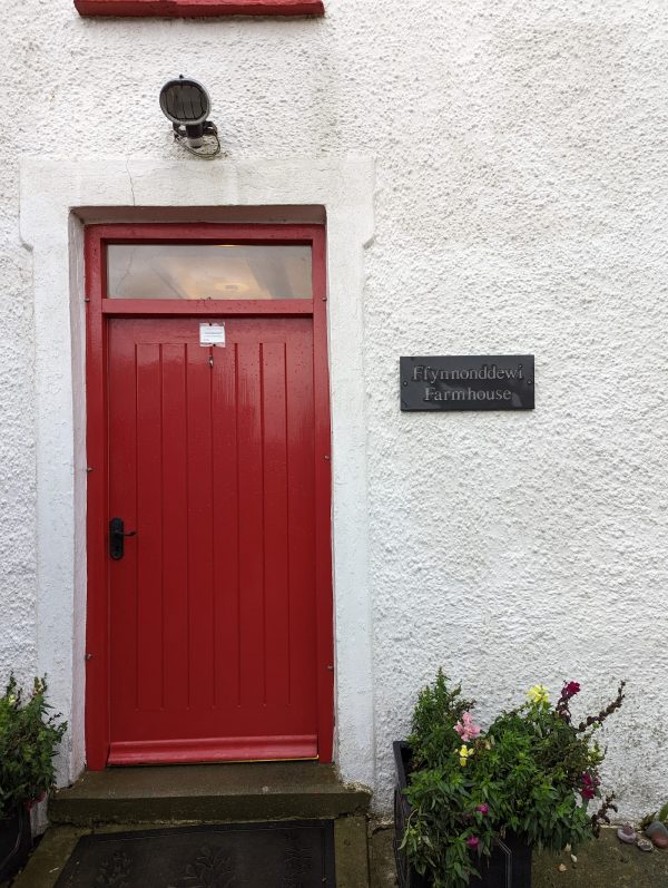 Farm House Cottages - Ty Dewi