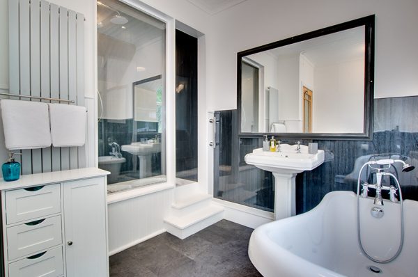 Heron Apartment